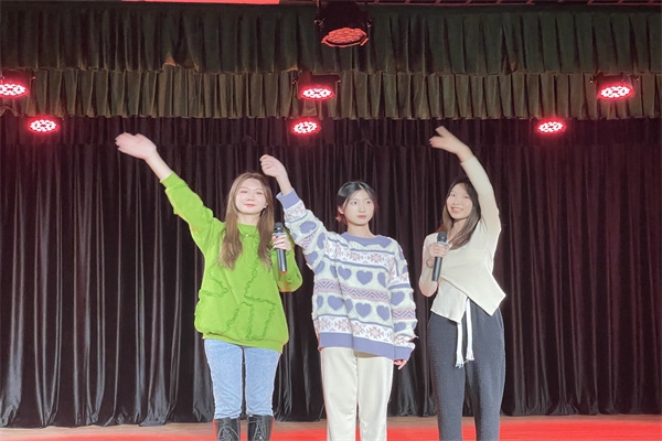 图3 旋律里绽放青春.jpg